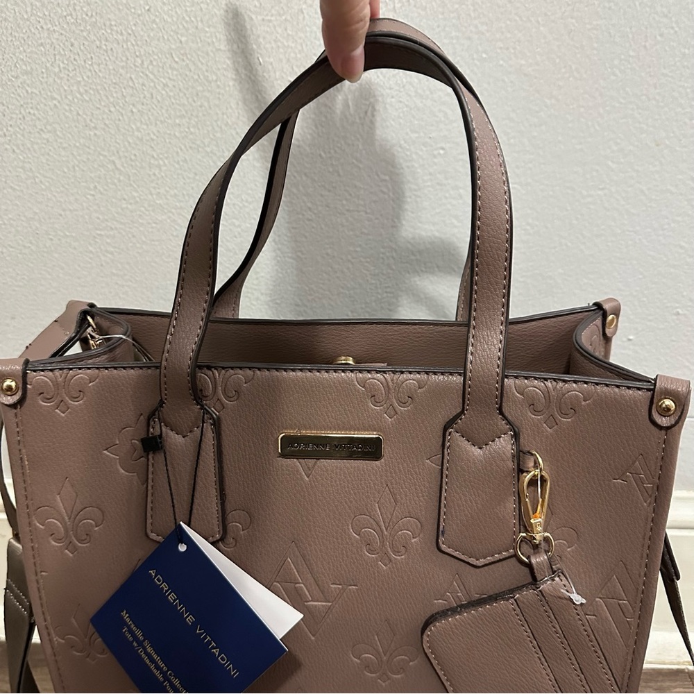 ADRIENNE VITTADINI Tote
With Detachable Pouch Color Mushroom NEW - Picture 4 of 12